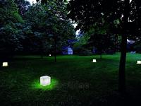 Jak zaplanować oświetlenie ogrodu? Dekoracyjne lampy ogrodowe
